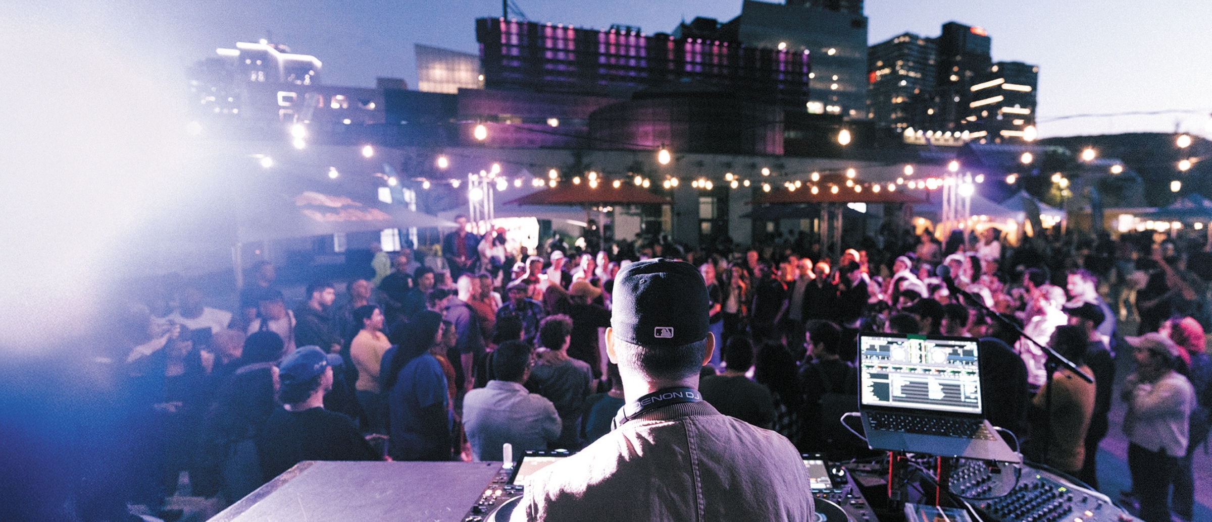 JOAT en musique sur l’Esplanade at Place des Arts in Montreal
