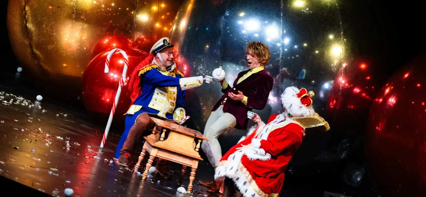 O Christmas Tea: A British Comedy