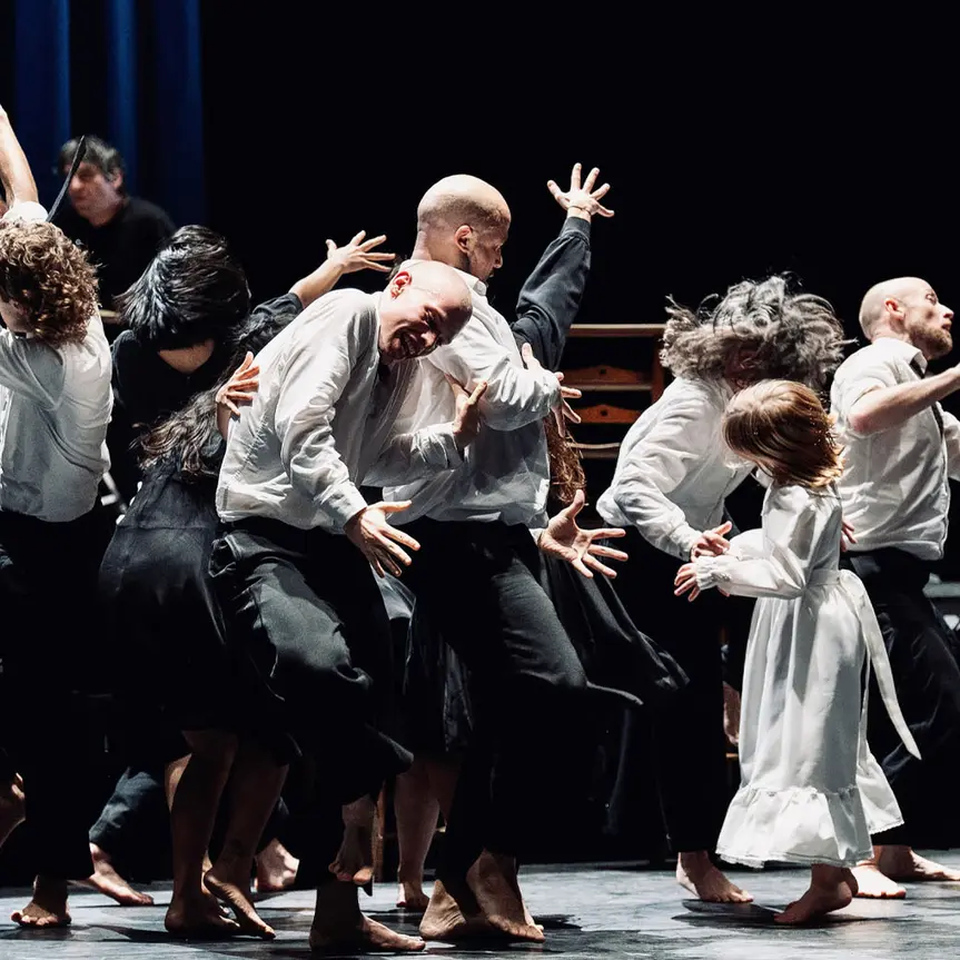 Teaċ Daṁsa | MÁM