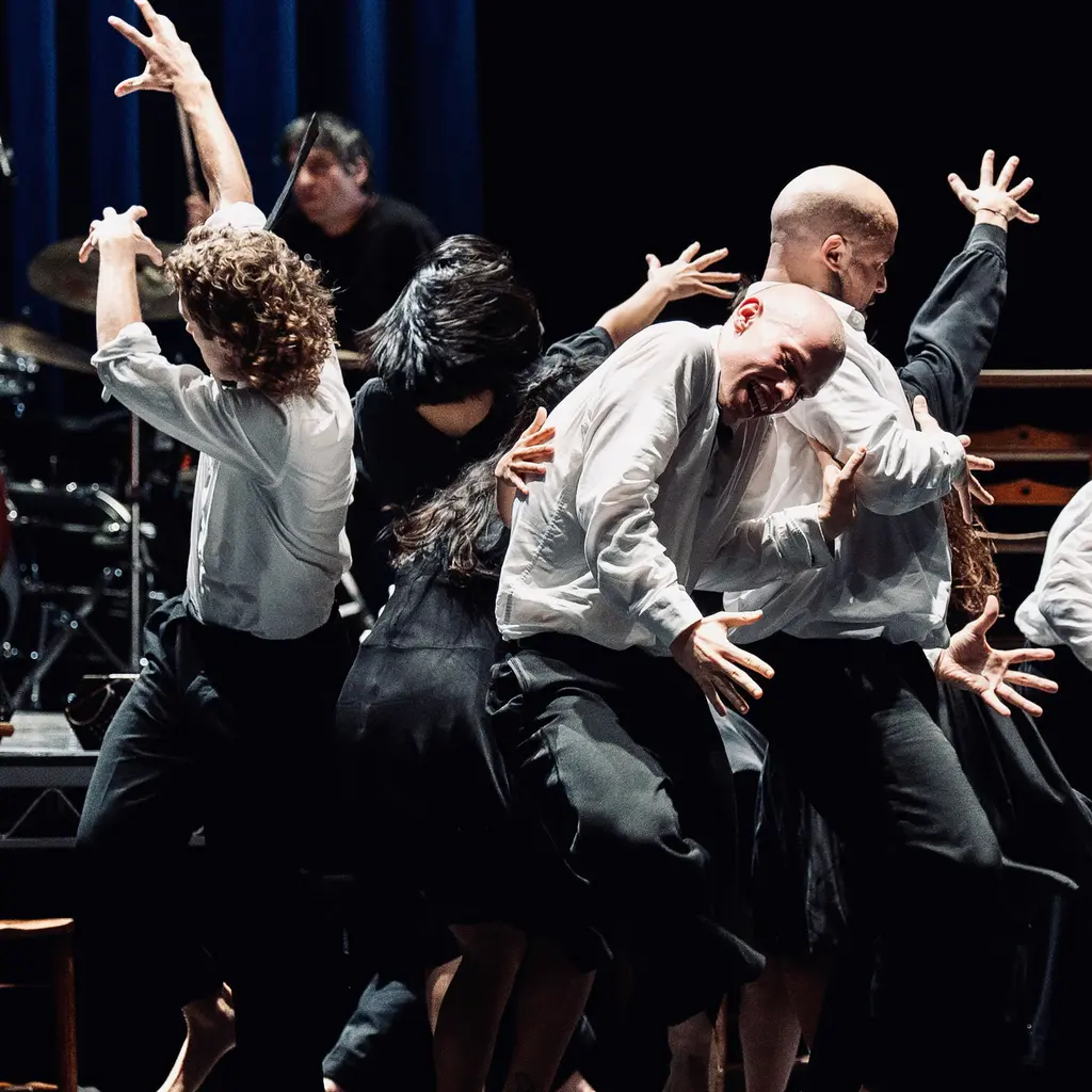 Teaċ Daṁsa | MÁM