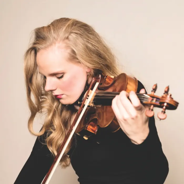 Éclatante nostalgie : de l'Europe à Hollywood